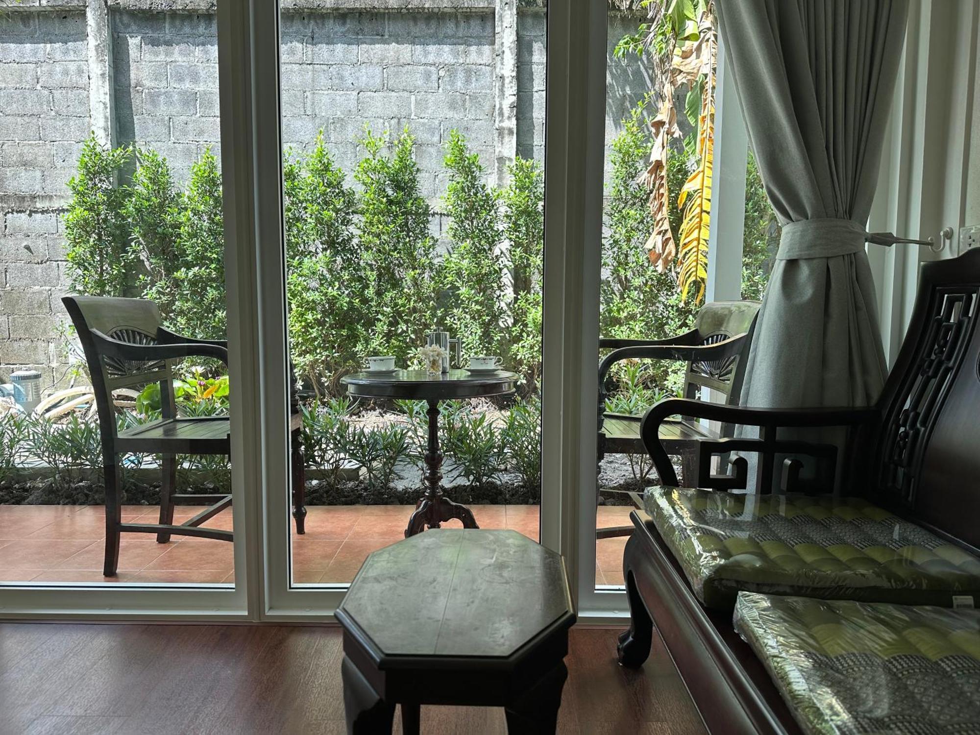 Baan Debtida Hotel Banguecoque Exterior foto