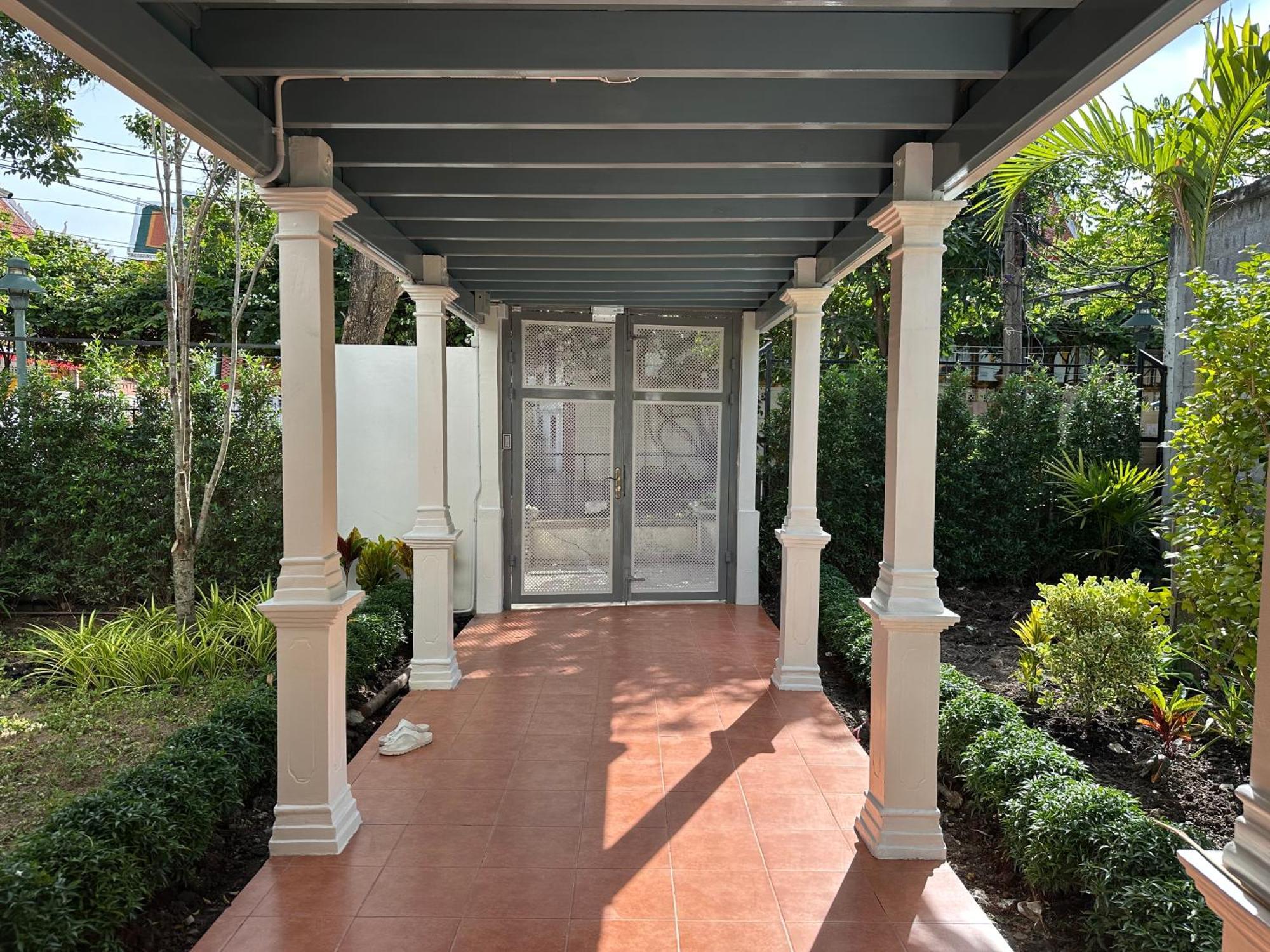 Baan Debtida Hotel Banguecoque Exterior foto